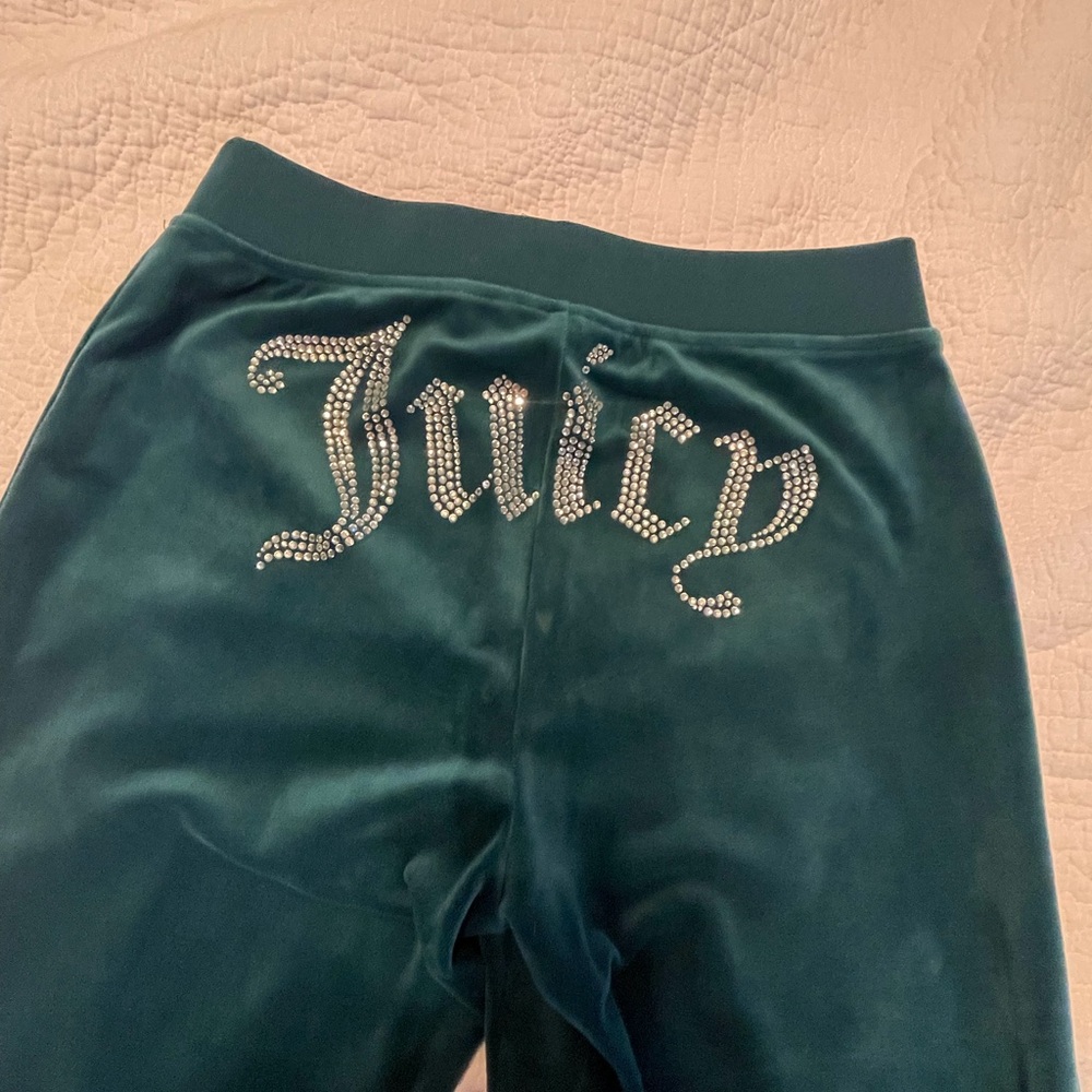 Full juicy track suit for a great price! Super soft and effortlessly cute - Picture 5 of 6